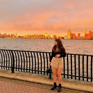 Meet your Posher, Camila